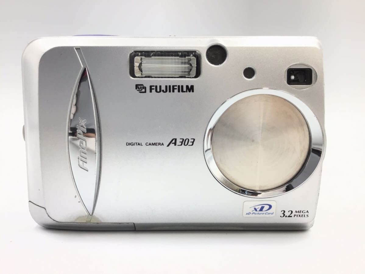 33031 【動作品】 FUJIFILM 富士フイルム FinePix A303 コンパクトデジタルカメラ 電池式_画像1