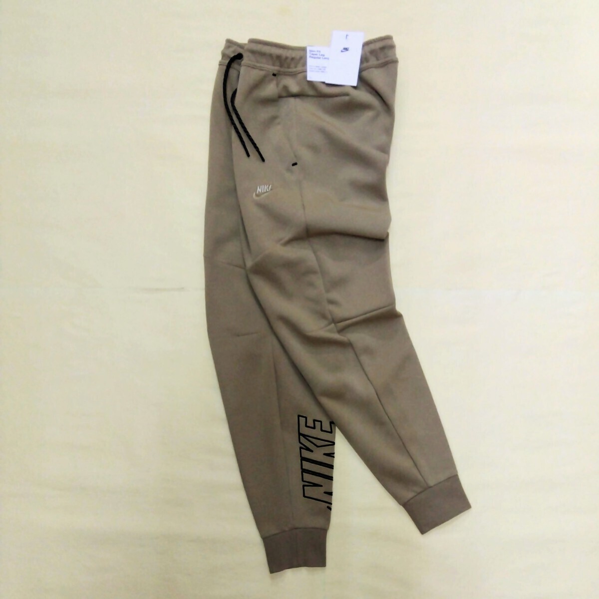 [新品] NIKE Tech Fleece Pants ナイキ テックフリースパンツ スウェットパンツ ジョガーパンツ ベージュ/茶色 Mサイズ