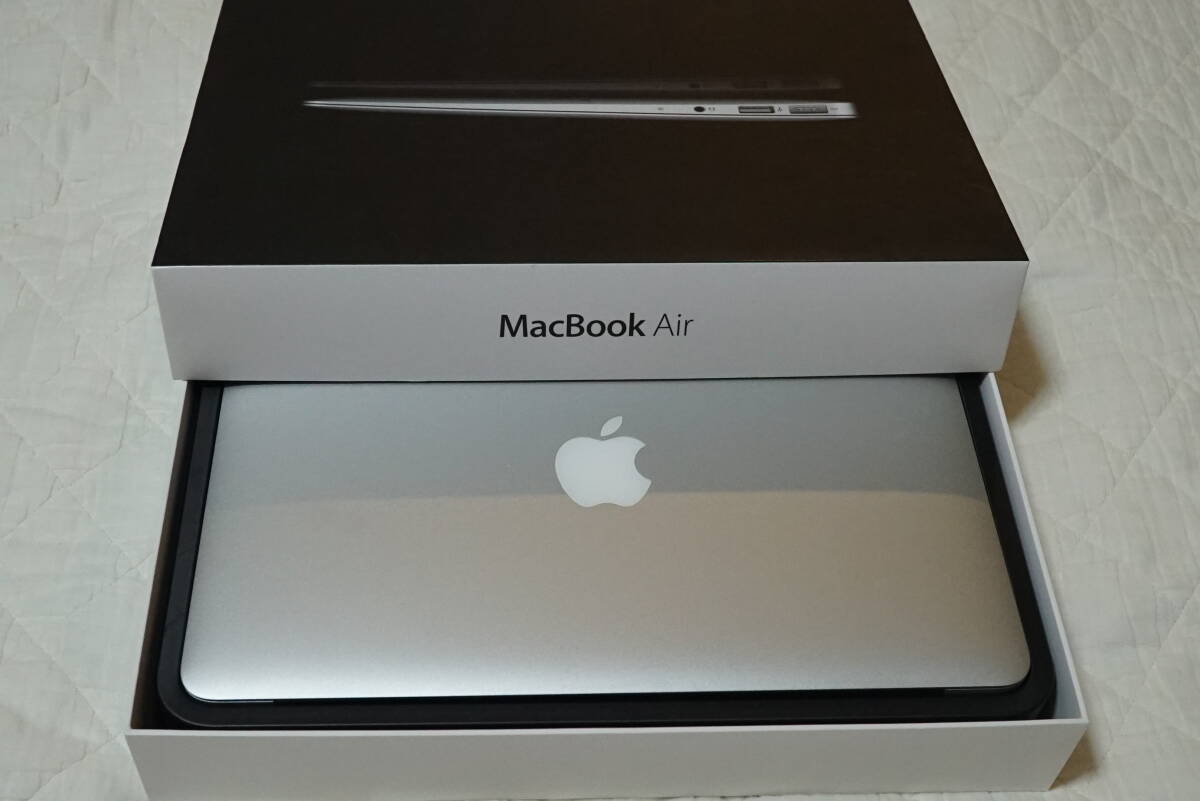 Apple MacBook Air 11-inch Mid 2013 A1465 EMC2631/Core i5 1.3GHz/4GB/11.6インチ/_画像1