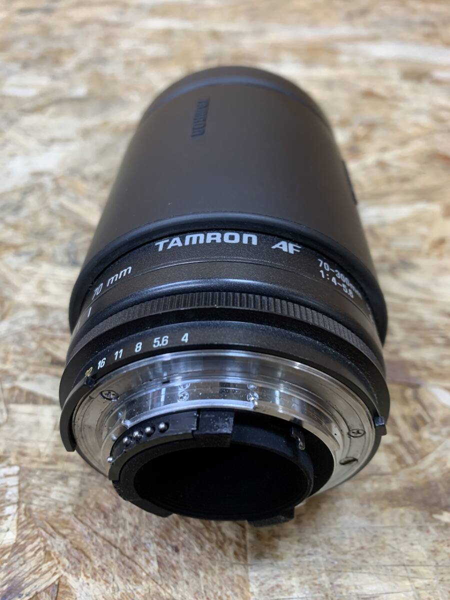 (6284) TAMRON タムロン AF 70-300mm F4-5.6 レンズフード B4FH ニコン用 カメラレンズ 一眼レフカメラ_画像4