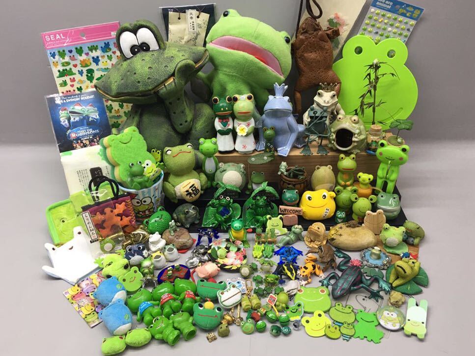 SU# large amount #① frog goods approximately 120 point set sale ornament figure small articles miscellaneous goods ceramics made wooden glass made crepe-de-chine ...... thing many 