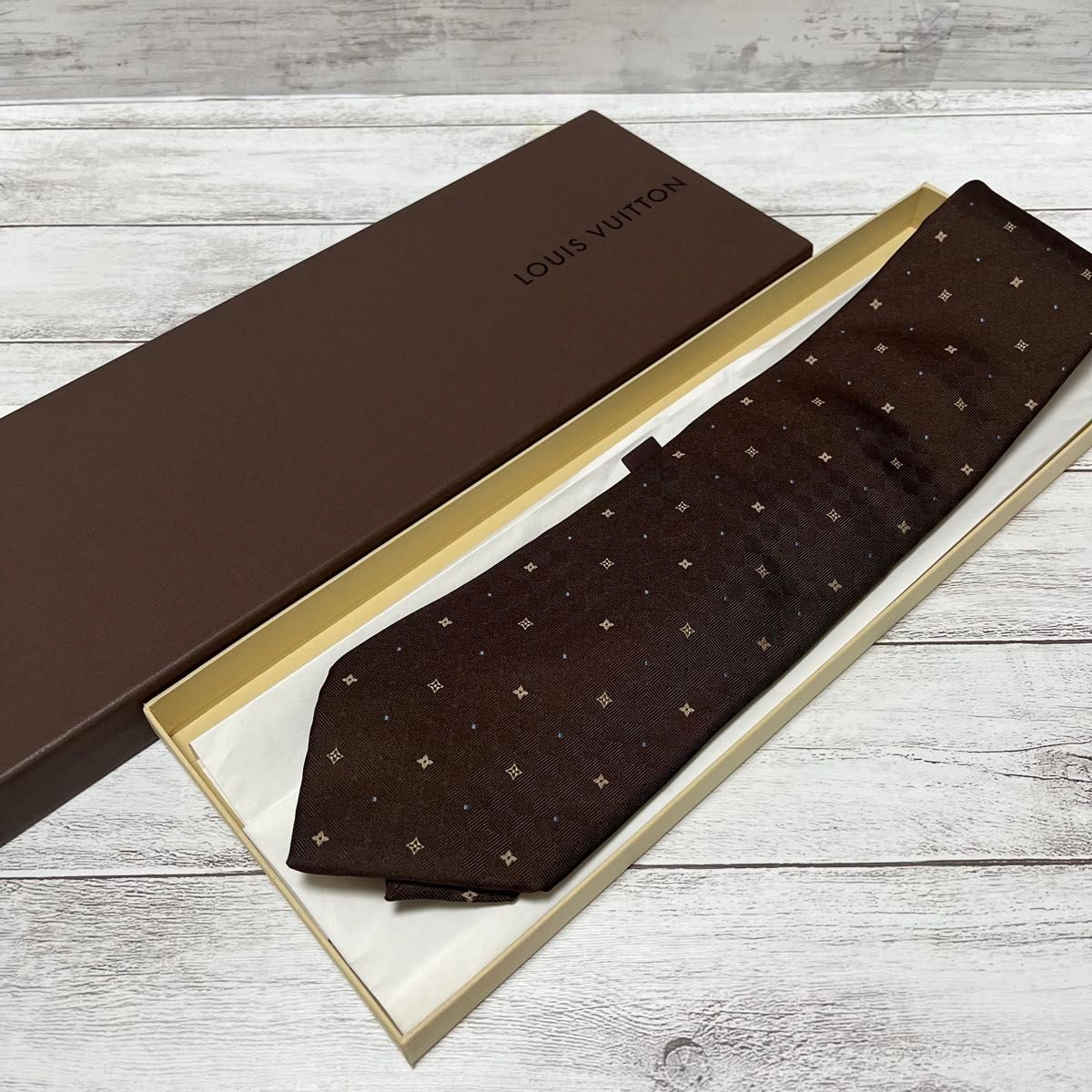 大人気新作 【極美品】LOUIS ルイヴィトン ネクタイ 茶色 ダミエ柄 モノグラム柄 箱付き VUITTON 小物