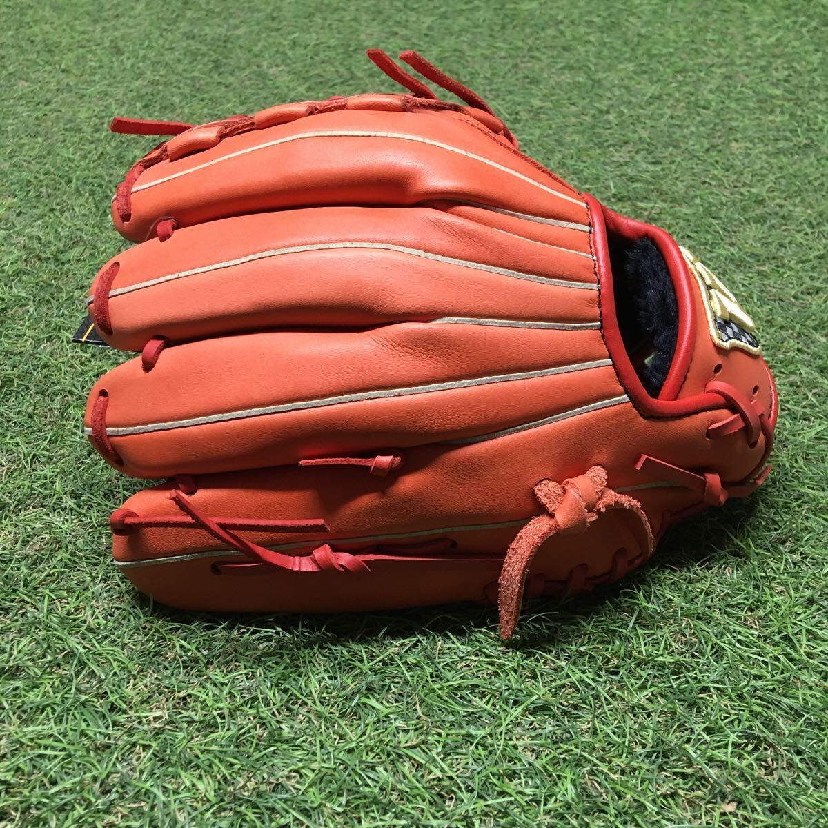 IM086-E10 wilson ウィルソン WTARET6JP Ball Glove ジュニア軟式用 ユーティリティ用 Lサイズ 右投用 野球 スポーツ 未使用 展示品 グラブ_画像3