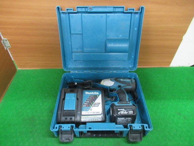 ♪ makita　マキタ　TS130D　充電式ソフトインパクトドライバ　14.4V3.0Ahバッテリー×1　充電器 動作確認済み 中古品 展示品 成田店 r3154