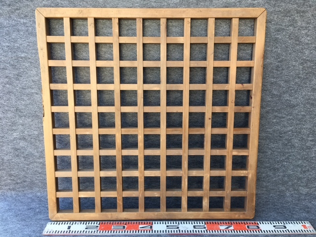 難あり 木製 格子枠 79×77 5×3 5㎝/格子 木 建具 木細工 古材 古 難あり 木製 格子枠 79×77 5×3 5㎝/格子 木 建具 木細工 古材 古