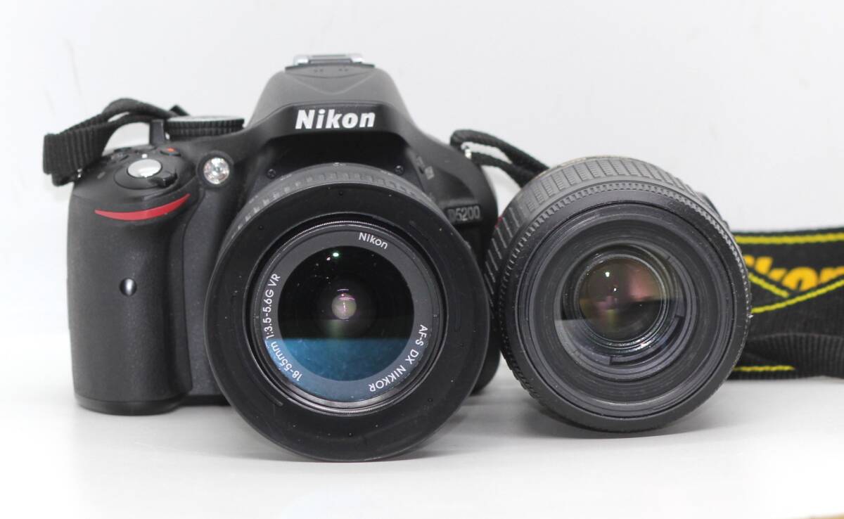 ★美品★ NIKON ニコン D5200 ダブルズームキット バッテリー付属 シャッター数約2,800回 #N400_画像2