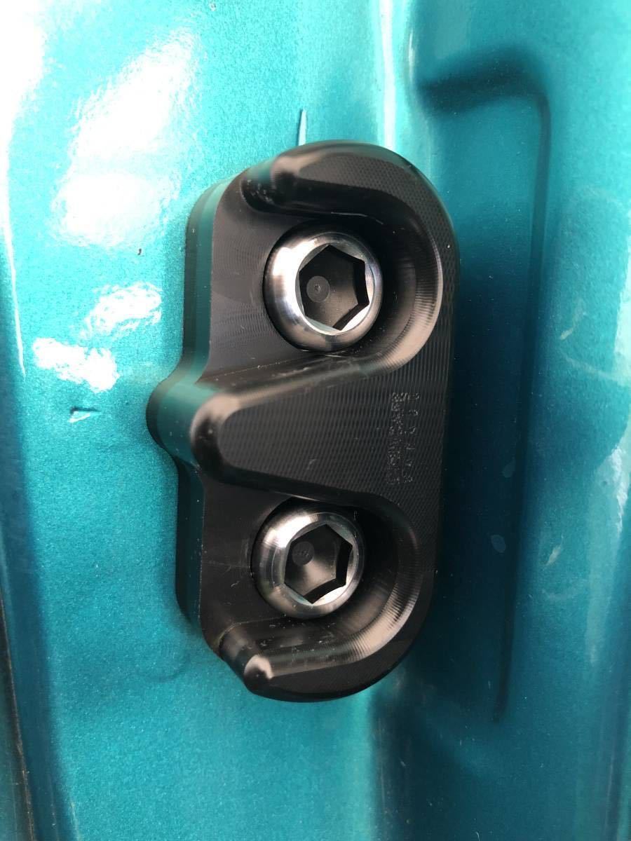 樹脂製ドアウェッジ専用補強ボルト ホンダ ビート PP1 _車体側。取付け状態になります。