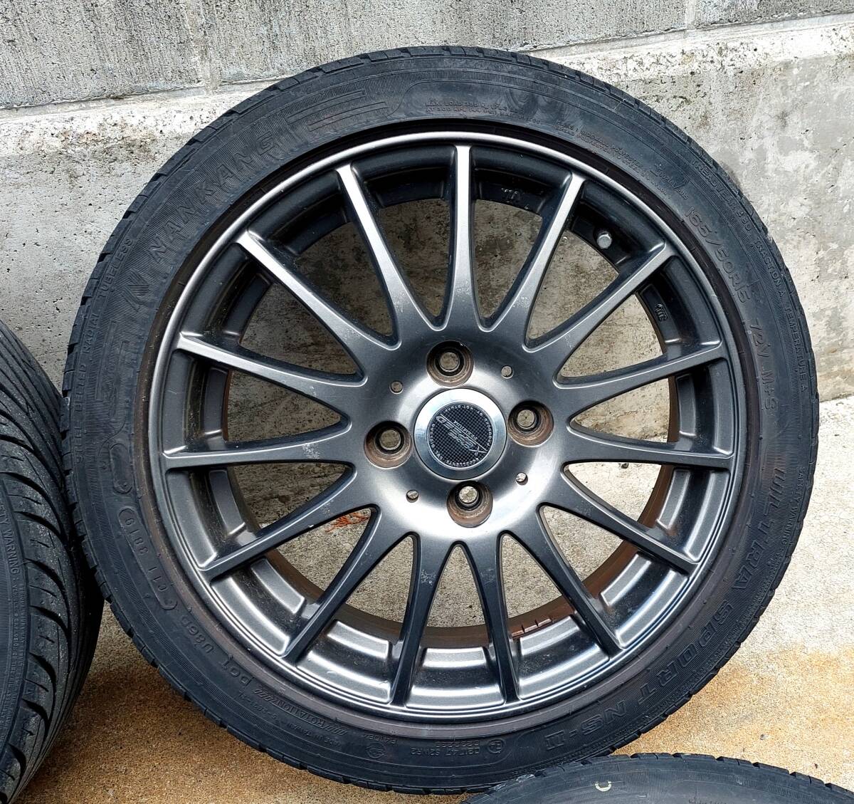 15インチ【タイヤ付き】アルミホイール☆165/50R15 5.5J☆メタルシルバー☆ワゴンR　タント　ムーヴ　NBOX　ミラ　エッセ　ラパン等々_画像4