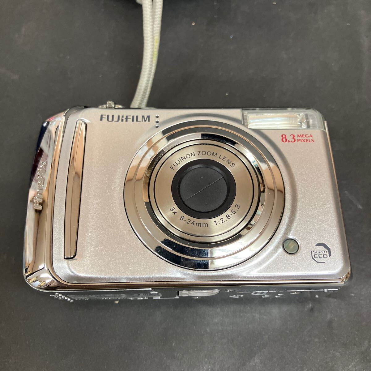 Z1291 美品 動作品 FUJIFILM 富士フイルム A800 コンパクト デジタルカメラ デジカメ 単三電池式 簡易動作確認済み 中古品 現状品の画像2