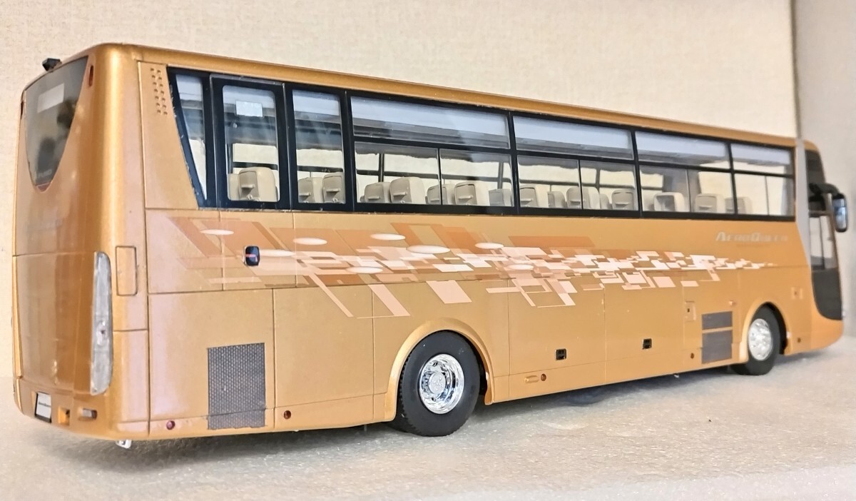 フジミ模型 1/32 AERO QUEEN(三菱ふそうエアロクィーンSHD)素人組立品_画像4