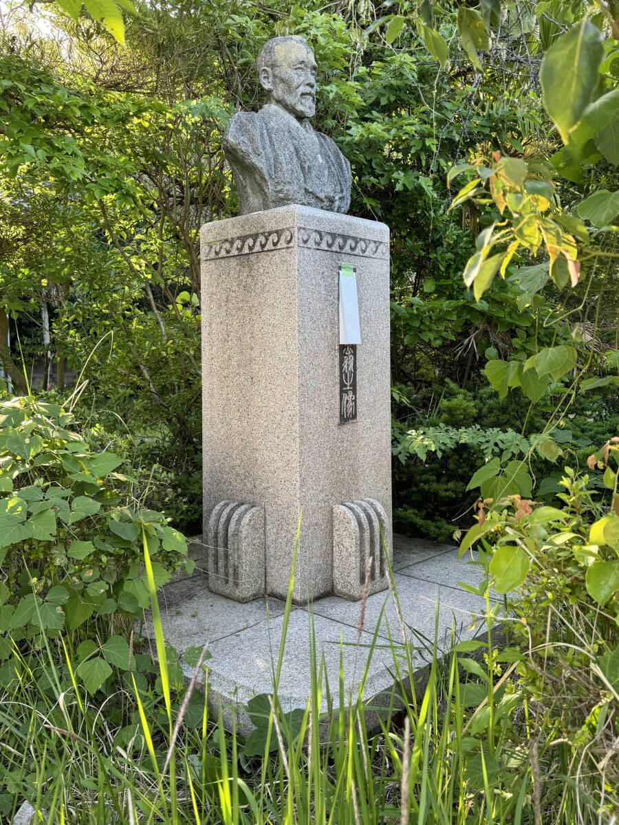 特大 古い桜御影石 万成石 157cm 銅像台座 引取限定 石材 特大 古い桜御影石 万成石 157cm 銅像台座 引取限定 石材