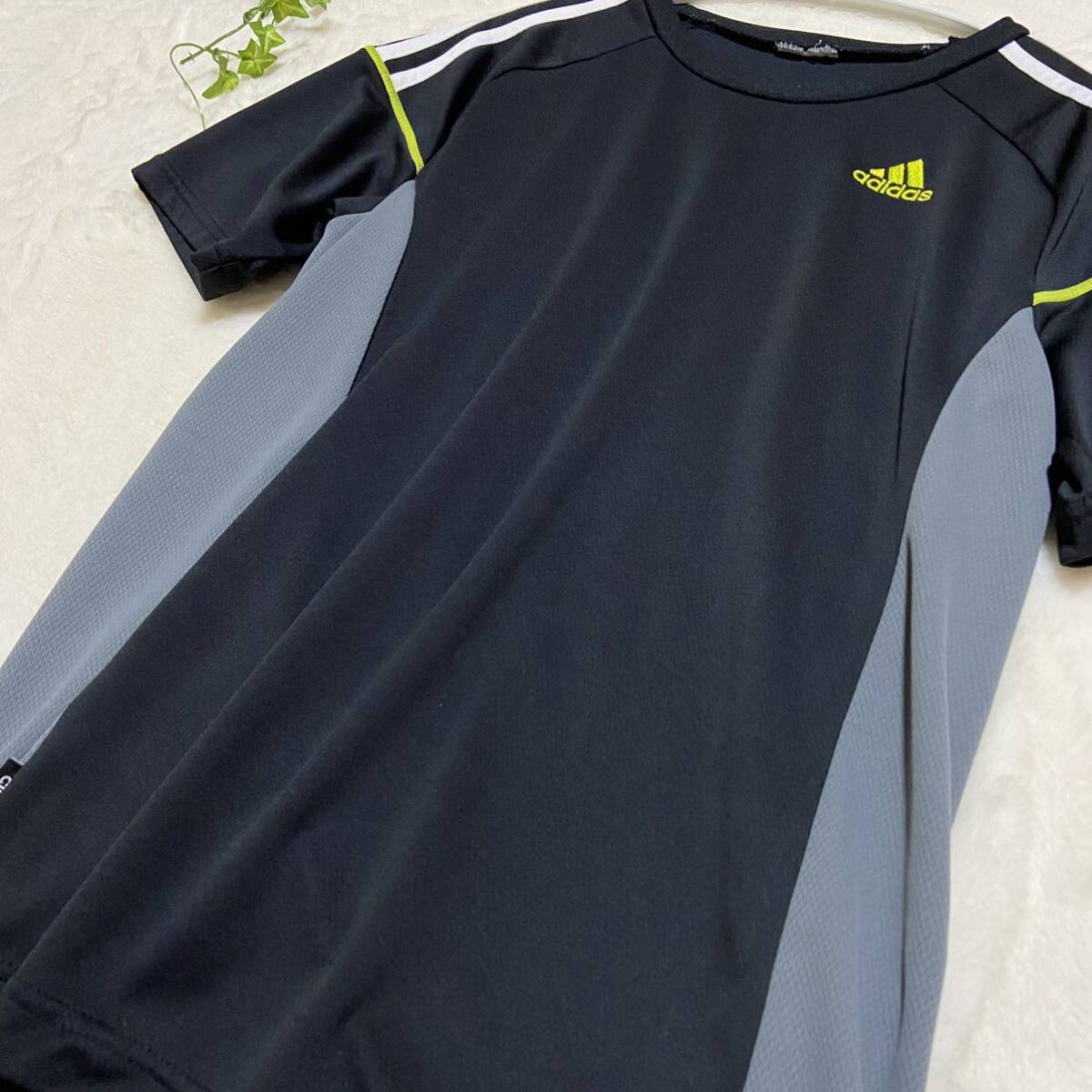 0204 ー大特価ー 【adidas】 アディダス トップス Tシャツ 半袖 スポーツ 夏用 通気性 レディース メンズ キッズ 子供 中学生 高校生