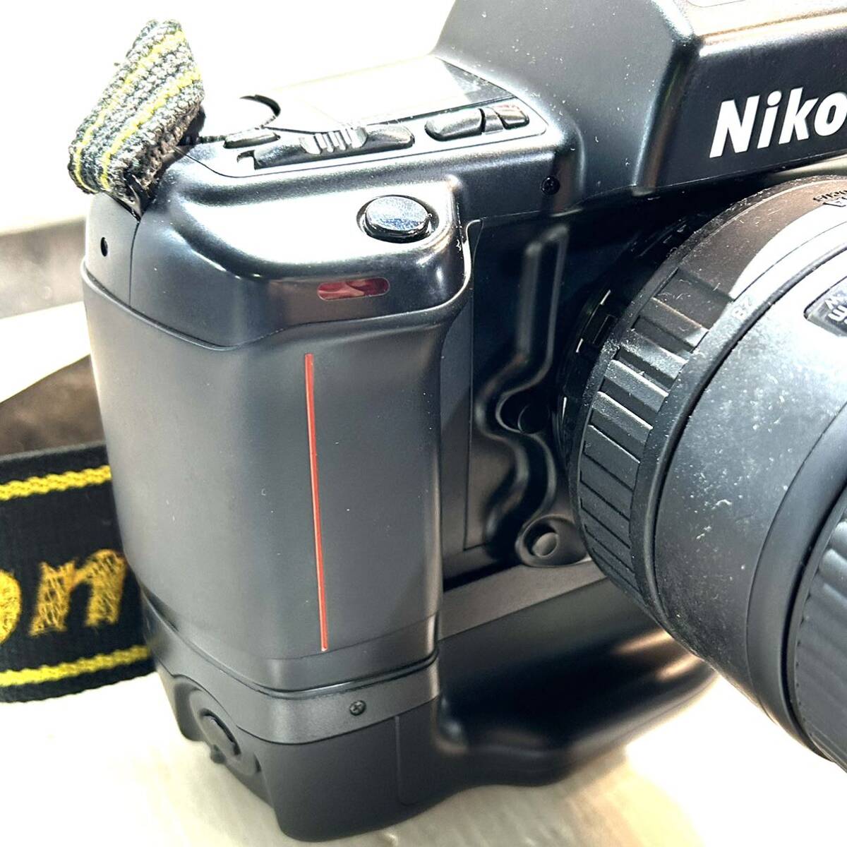 ニコン Nikon F90X MB-10 一眼レフボディ フィルムカメラ / レンズ シグマ 28-70mm 1:2.8 動作品 (B3985)の画像5
