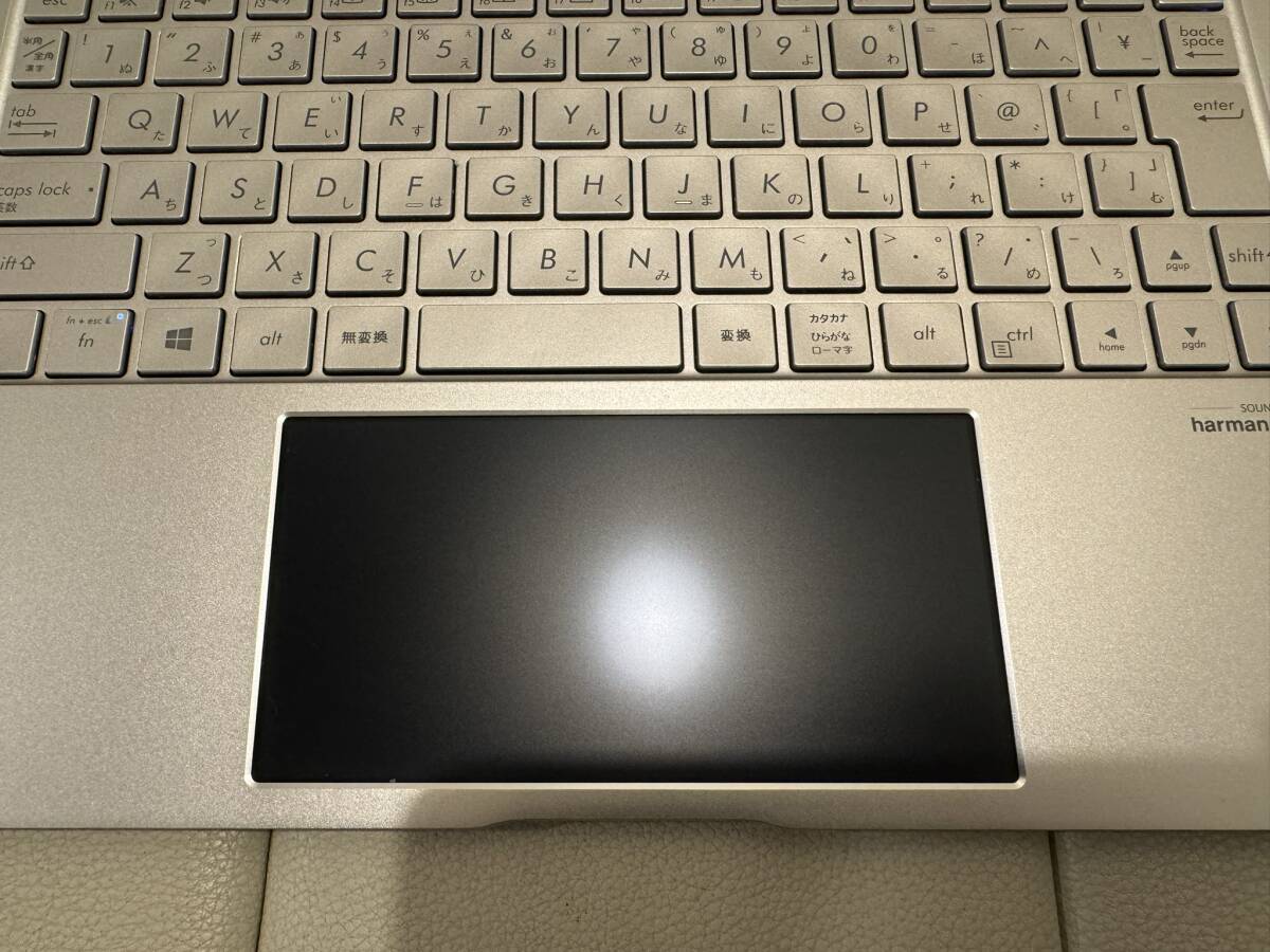 ASUS ZenBook13 モバイル２画面ノート UX334F 13インチ　第10世代　i5-10210U@1.6GHz　 4コア/8GB/SSD512G_画像4
