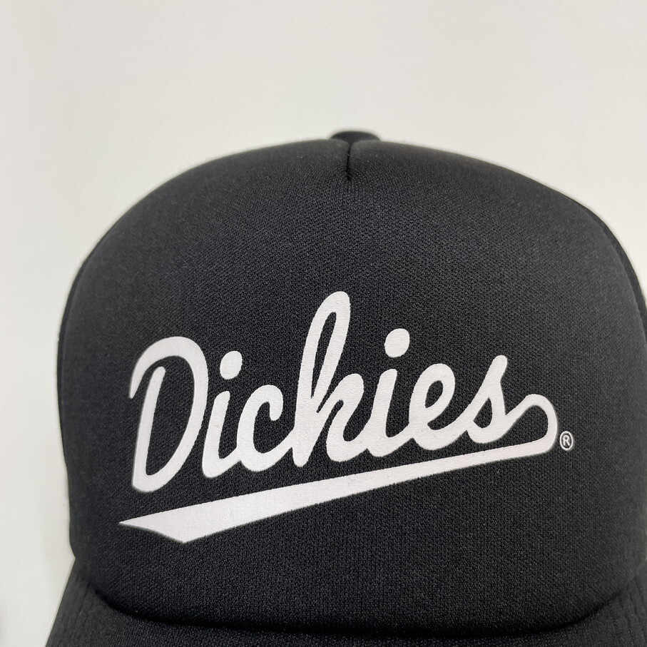 未使用品 Dickies ブラック×グレー メッシュキャップ メンズ カジュアルアメカジ キャンプアウトドアゴルフジムホワイトロゴ ディッキーズ