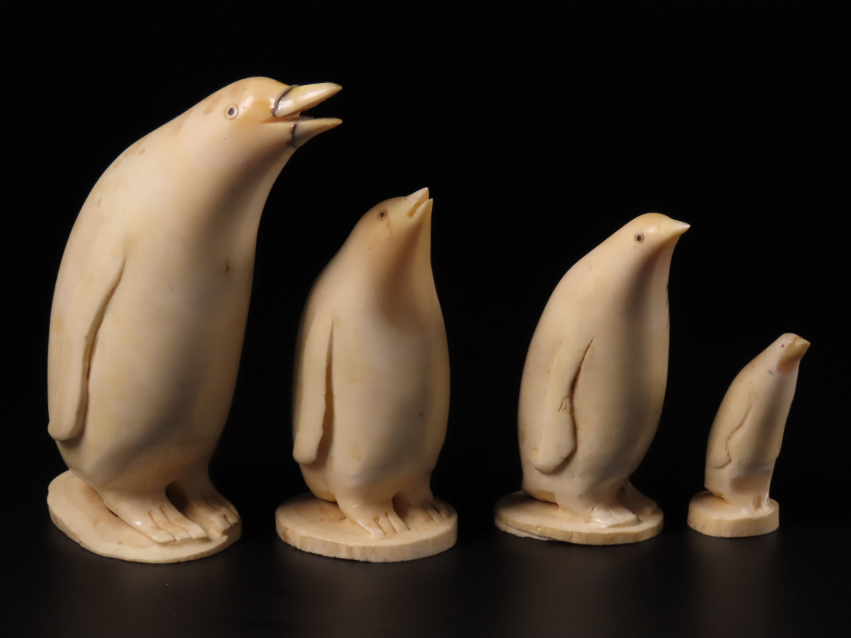 【ONE'S】マッコウクジラ 抹香鯨 歯牙彫刻 『ペンギン』 置物 総重量425g 極上細密彫刻 古美術品_画像10