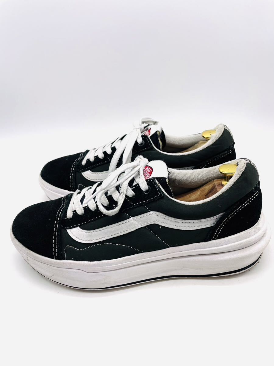 衝撃プライス！『ファン待望モデル！』【VANS バンズ/オールドスクール オーバー 厚底】ベーシックスニーカー！黒白/jp26cm！5.16_画像2