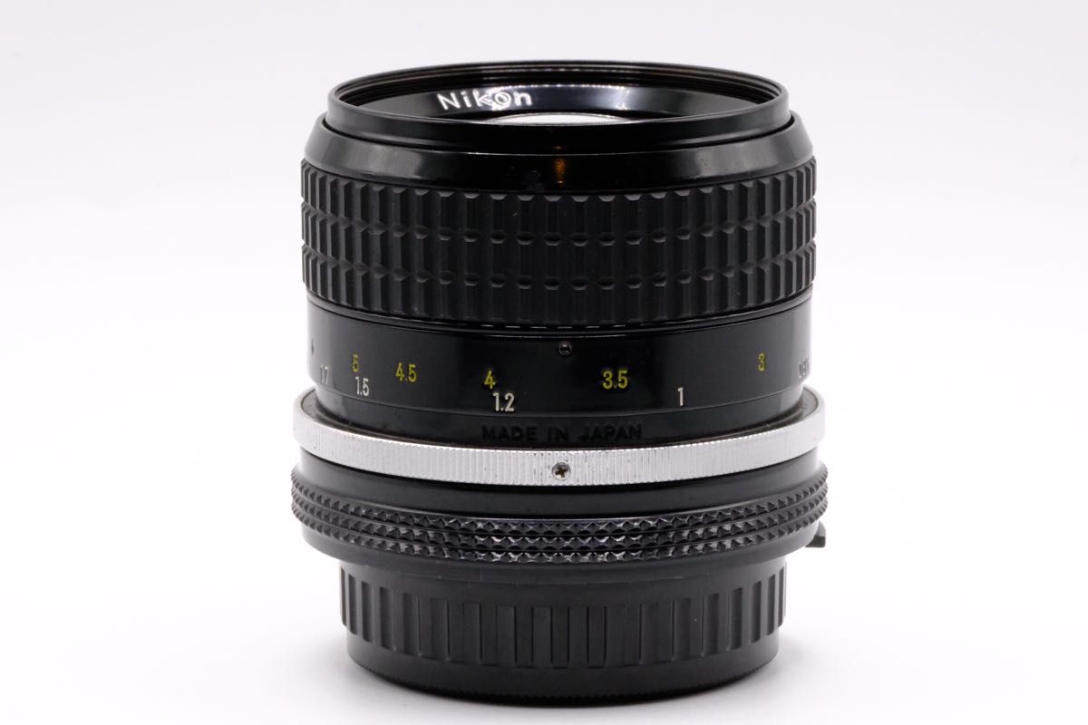 NIKKOR Ai 85mm F2  Nikon ニッコール ニコン 単焦点レンズ　中望遠　ポートレート
