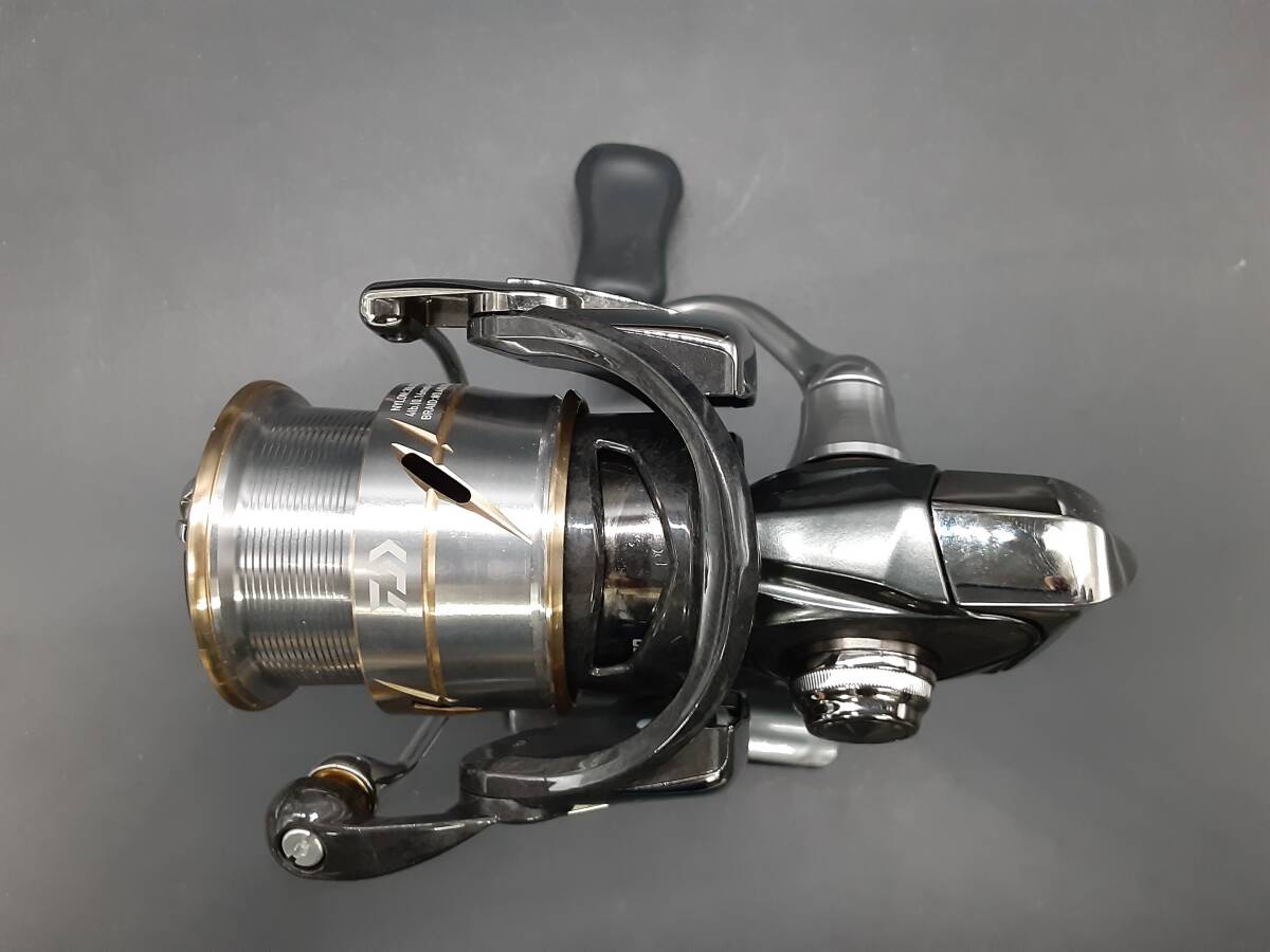 ta0514/30/64 中古品 動作リール 動作確認済 Daiwa ダイワ ルビアス FC LT 2000S 1円スタート 1スタ_画像4