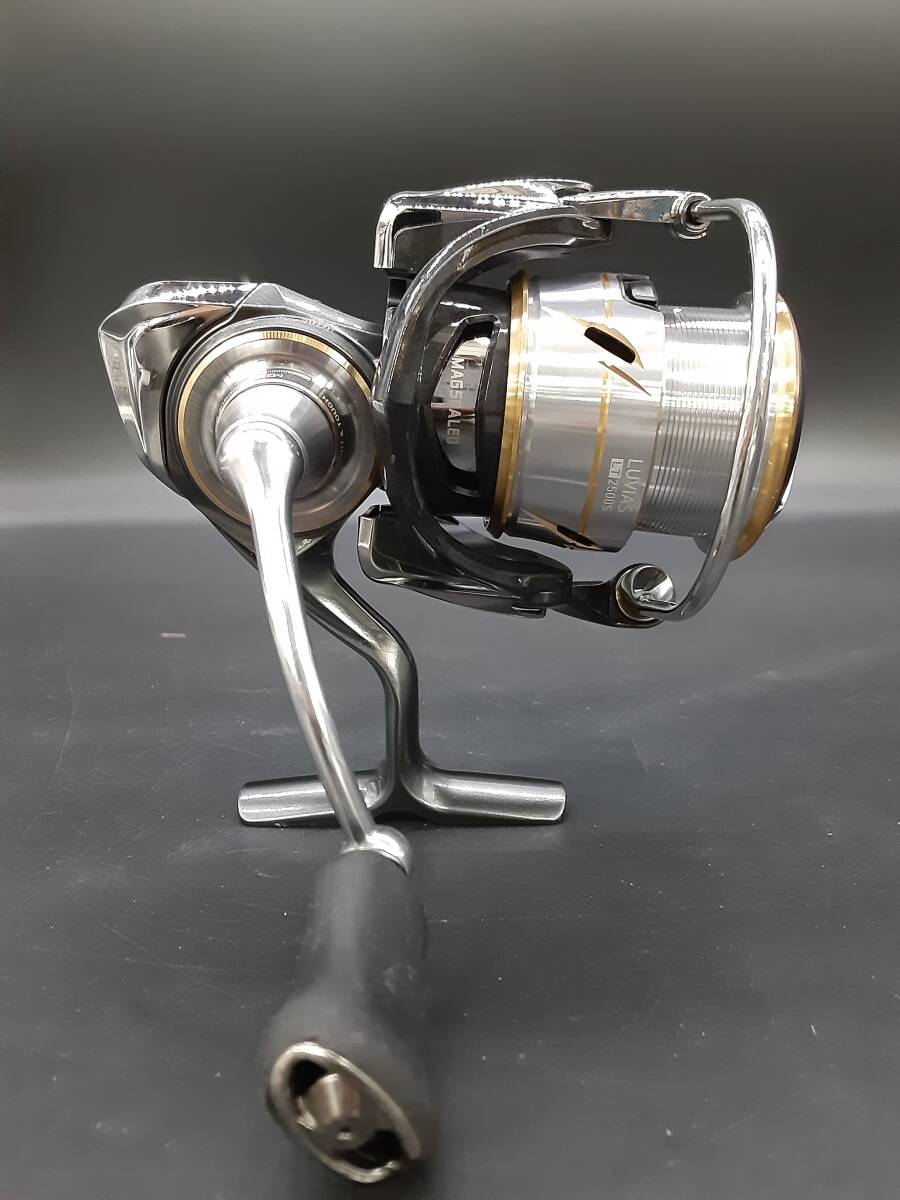 ta0514/23/64 中古品 リール 動作確認済 Daiwa ルビアス LT 2500S 1円スタート 1スタ_画像3