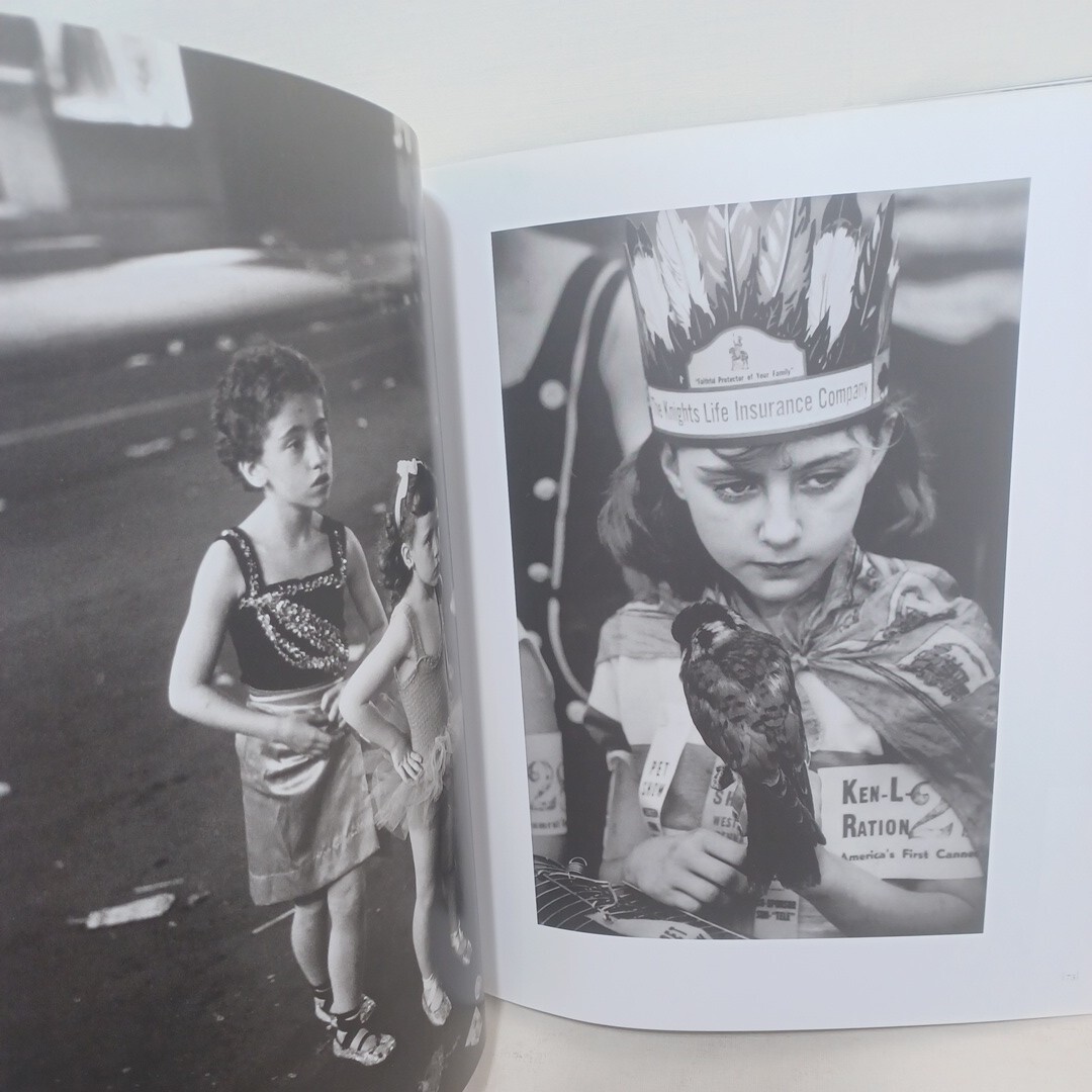 ウィリアム・ユージン・スミス「Dream Street: W. Eugene Smith's Pittsburgh Project」ピッツバーグ市200年祭 ドキュメンタリー - アート写真 ウィリアム・ユージン・スミス「Dream Street: W. Eugene Smith's Pittsburgh Project」ピッツバーグ市200年祭 ドキュメンタリー - アート写真
