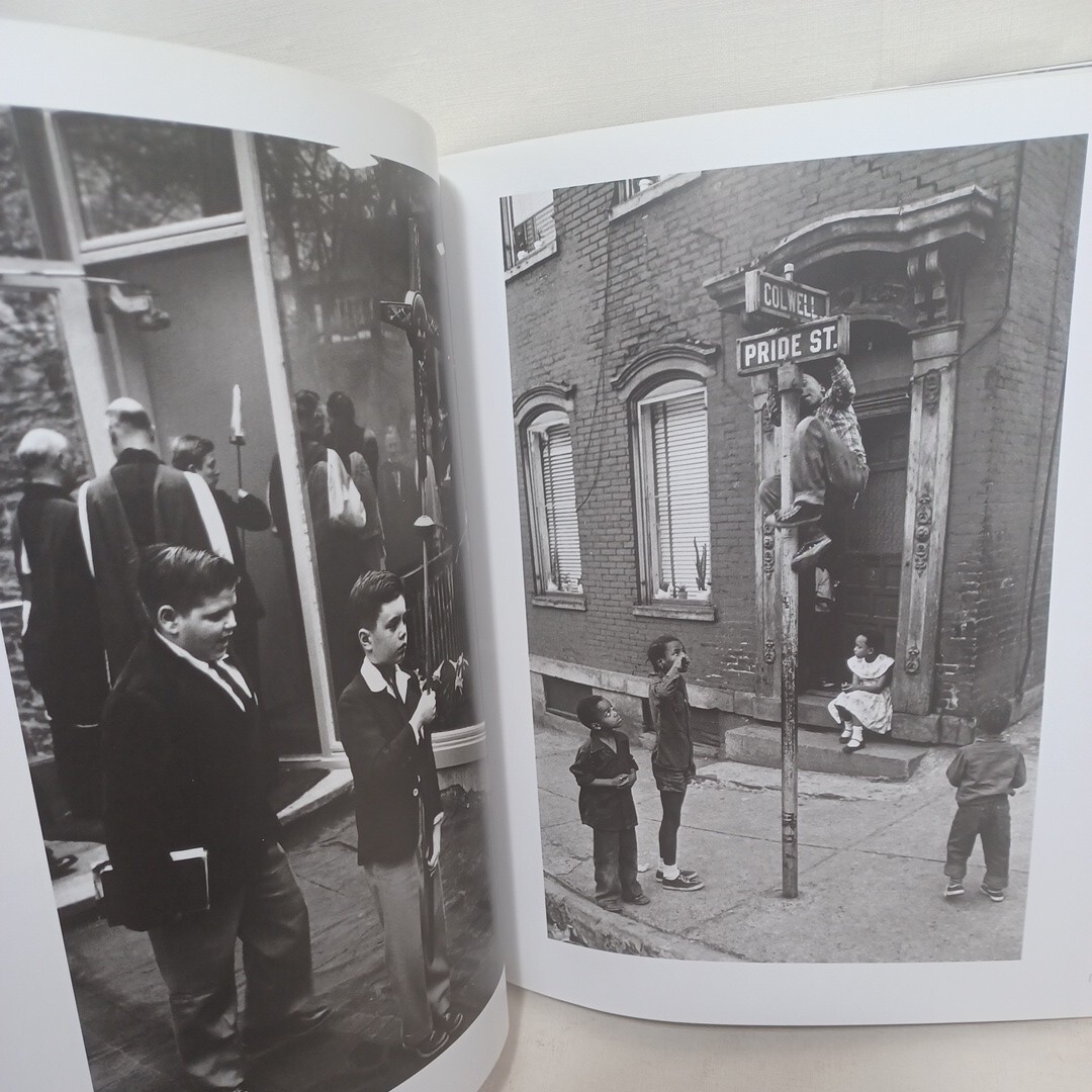 ウィリアム・ユージン・スミス「Dream Street: W. Eugene Smith's Pittsburgh Project」ピッツバーグ市200年祭 ドキュメンタリー - アート写真 ウィリアム・ユージン・スミス「Dream Street: W. Eugene Smith's Pittsburgh Project」ピッツバーグ市200年祭 ドキュメンタリー - アート写真
