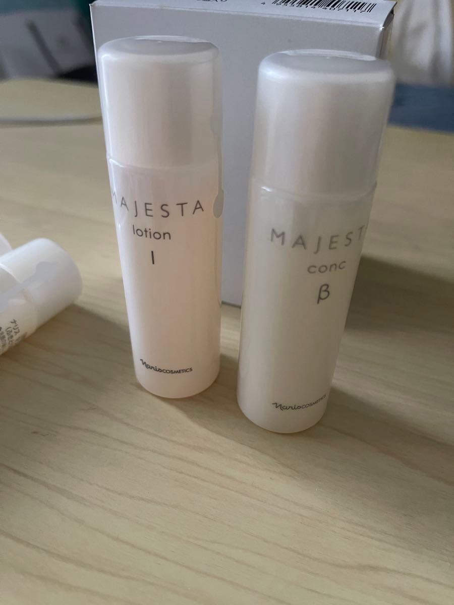 ナリス化粧品　マジエスタ　コンク(拭き取り化粧水)30ml x5本+ローション (保護化粧水)30ml x5本