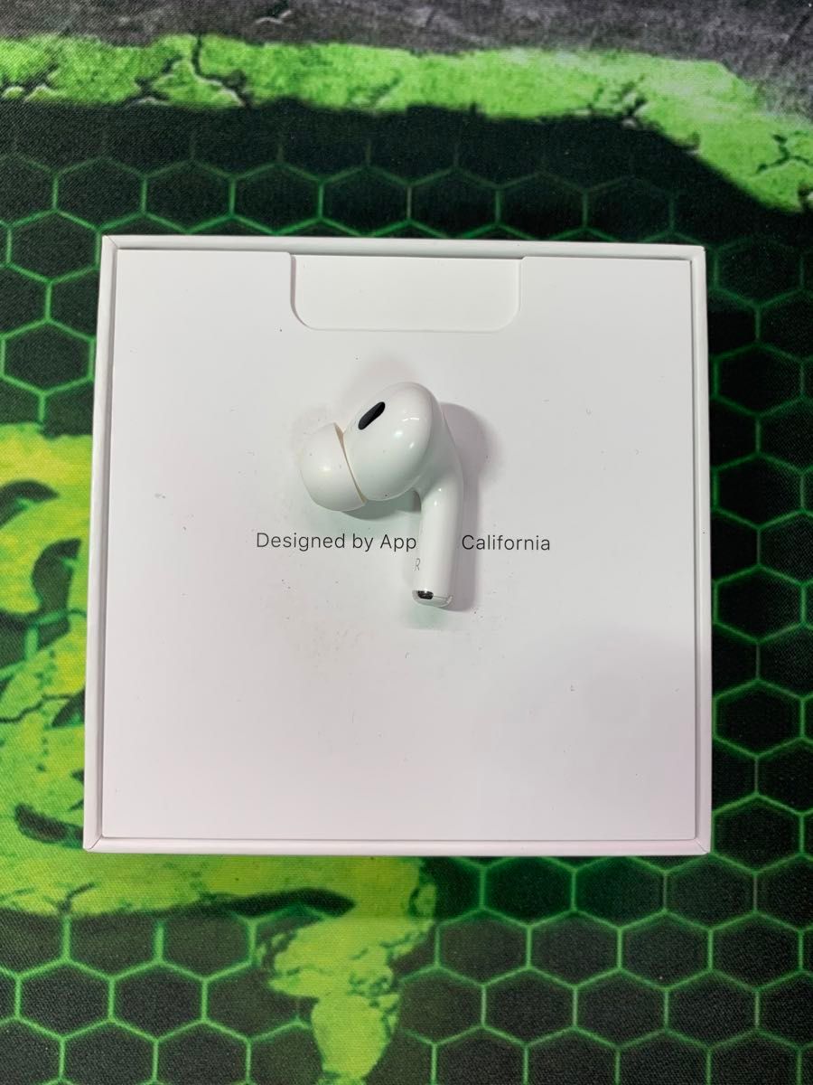 Apple AirPods Pro 第2世代 右側 右耳 右lightning充電 イヤホン Apple AirPods Pro 第2世代 右側 右耳 右lightning充電 イヤホン