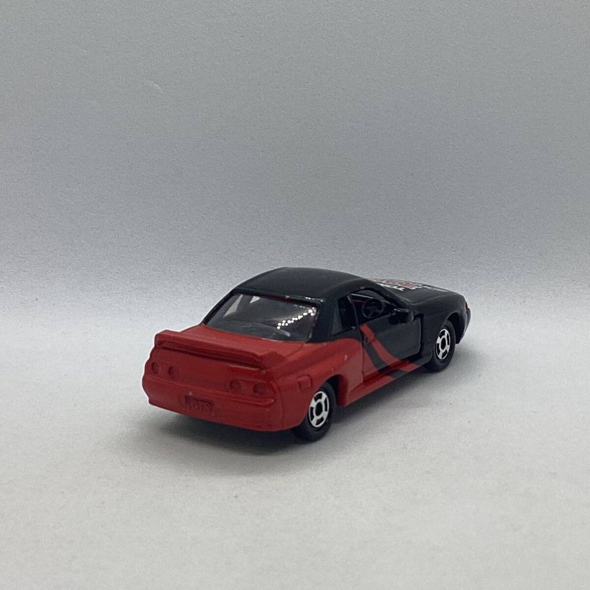 FL1355 トミカ ミニカー トミカ30周年限定品 日産 NISSAN スカイライン GT-R R32_画像3