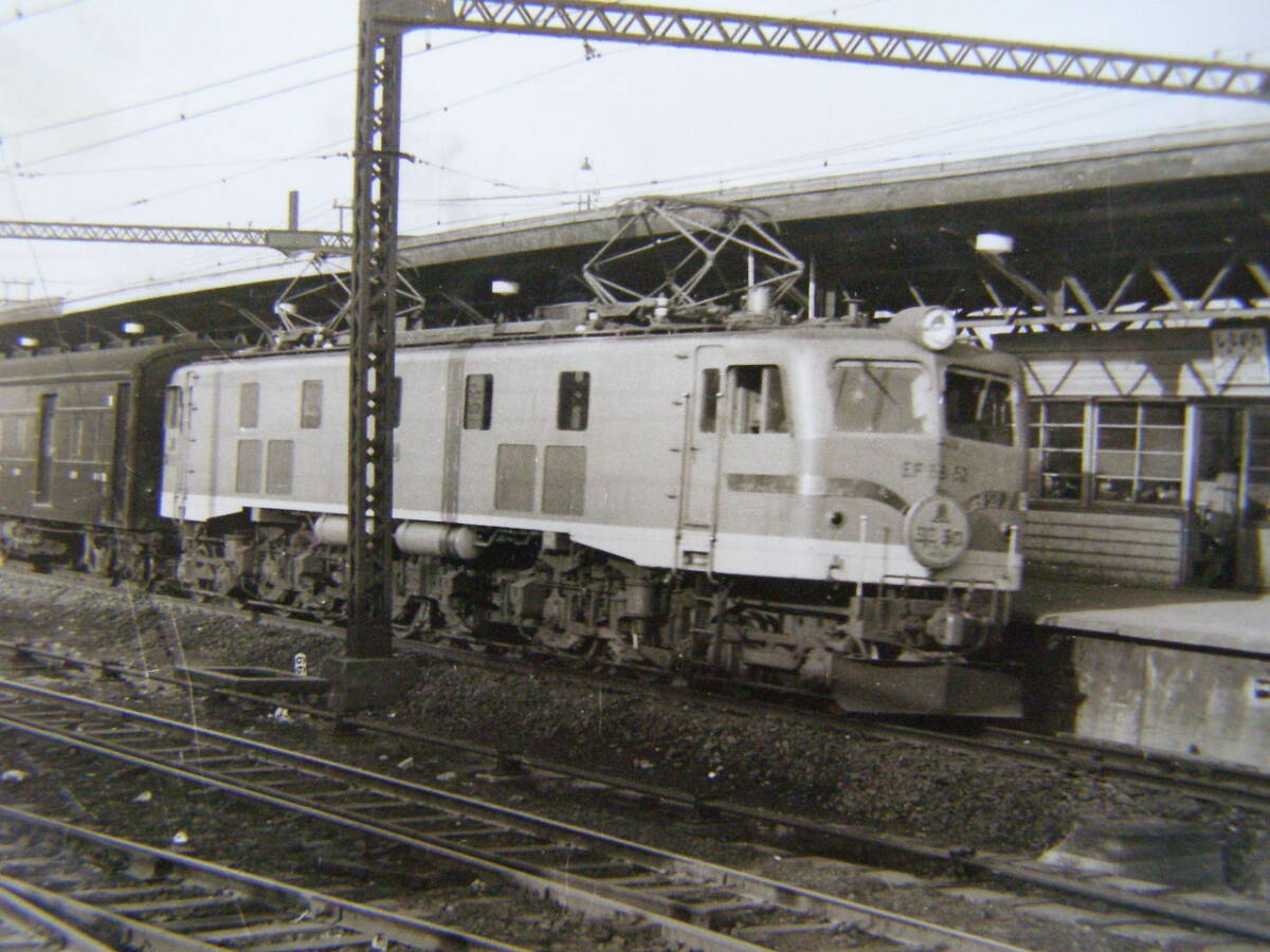 (J53)54 写真 古写真 電車 鉄道 鉄道写真 下り 平和 昭和34年3月5日 品川駅 はがれた跡が薄くなっていますの画像2