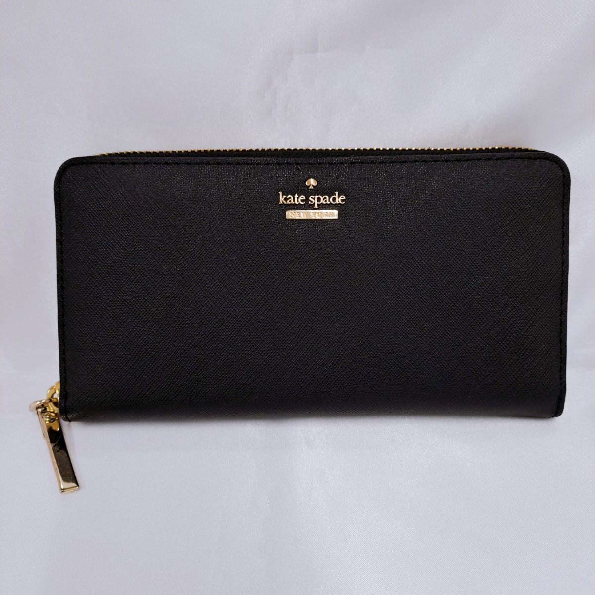 Kate spade ケイトスペード 長財布 ラウンドファスナー 財布 Kate spade ケイトスペード 長財布 ラウンドファスナー 財布