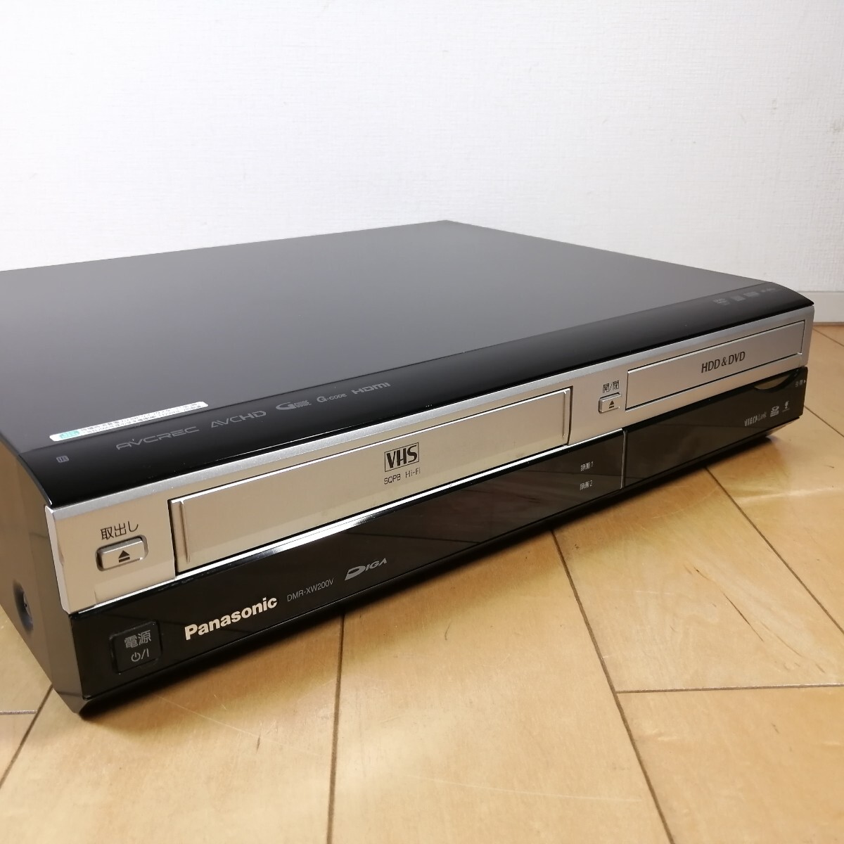 Panasonic　パナソニック　DIGA　VIERALINK対応　HDD搭載VHS一体型ハイビジョンDVDレコーダー　DMR-XW200V_画像2