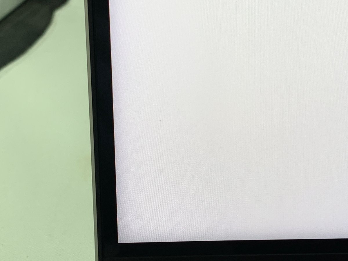 １円スタート！！《M1Pro搭載》 Apple MacBook Pro A2485 (16-inch , 2021) シルバー [Nmc]_内部汚れ