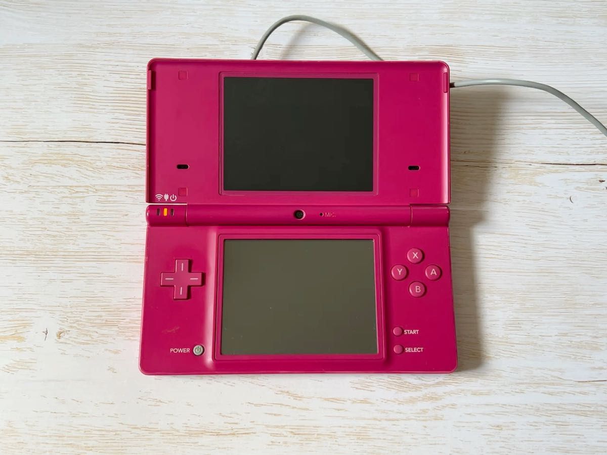 Nintendo DSi【動作確認済み】充電器付き　 ゲーム機 任天堂 ニンテンドー　ピンク NINTENDO