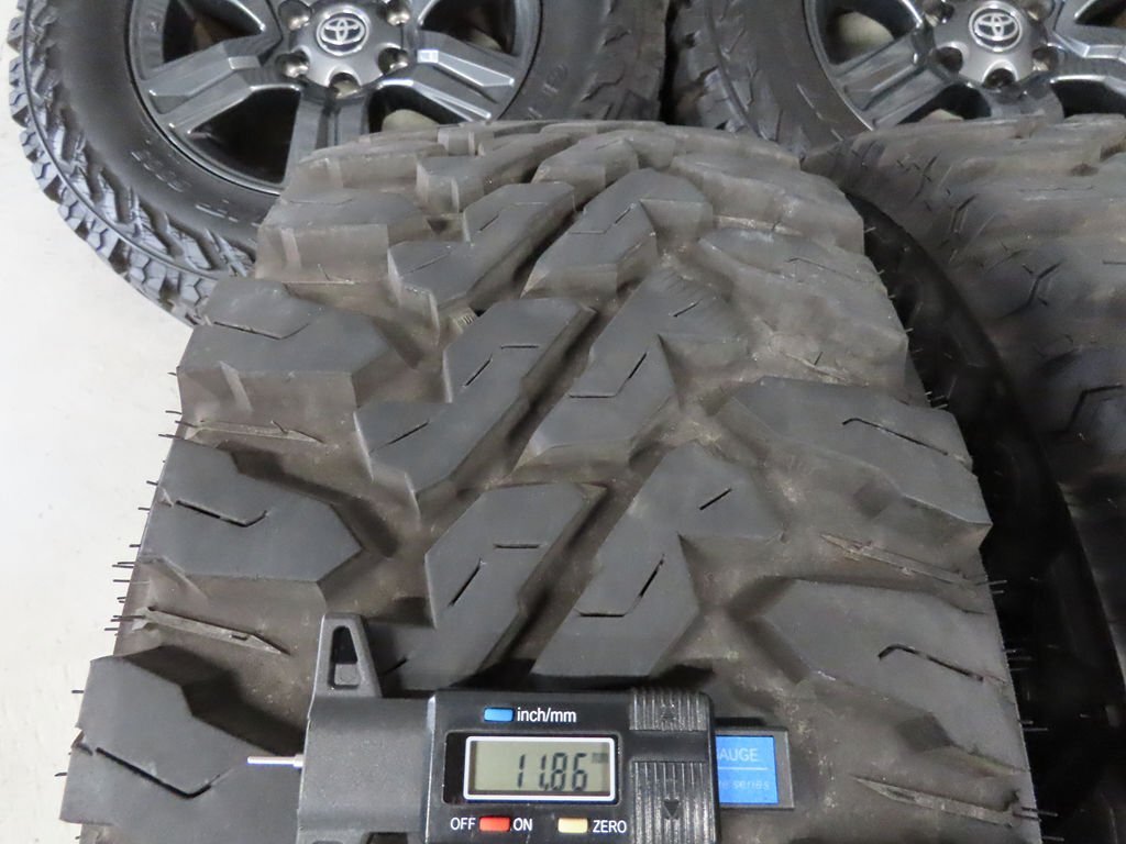 トヨタ ハイラックス 純正 265/65R17 ヨコハマ G003 7.5J +30 PCD139.7 6穴 ランドクルーザー 150プラド ガリ傷無し_画像2