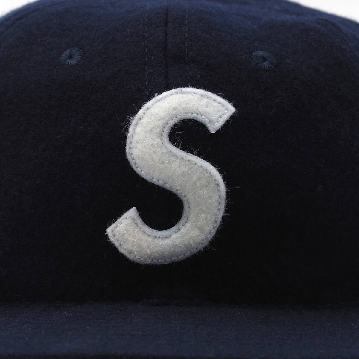 Supreme/Ebbets S Logo Fitted 6-Panel темно-синий 7. 3/8 Supreme /ebetsues Logo fitedo Schic s panel 2023SS