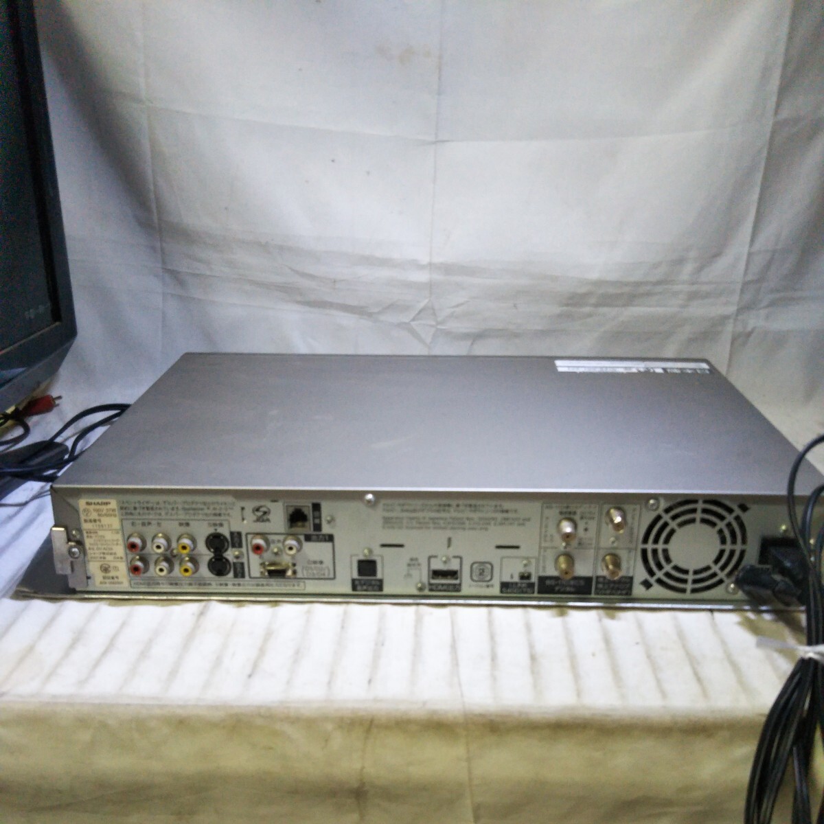 送料無料(EM1150)SHARP　シャープ　デジタルハイビジョン　DV-AC55