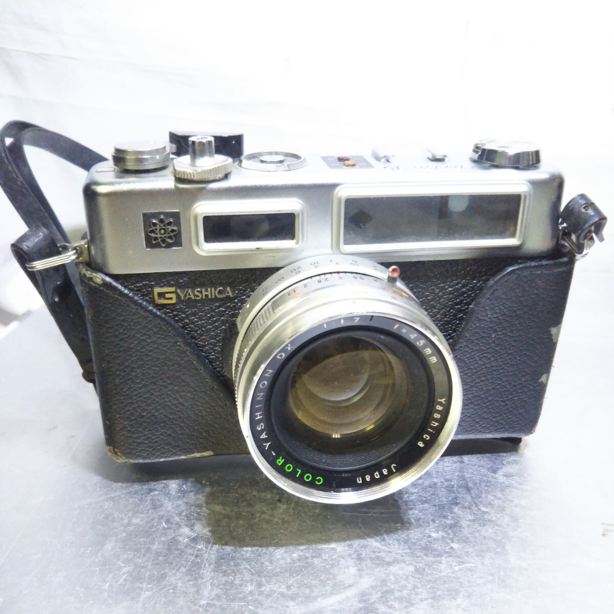 送料無料(M1193)YASHICA ヤシカ G YASHICA Electro 35 GS COLOR-YASHINON DX 1:1.7 f=45mm フィルムカメラ レンジファインダー_画像2