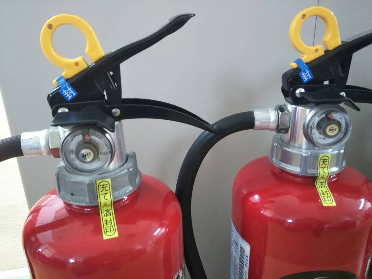 . beauty!. pressure type powder fire extinguisher 2 pcs set 10 type postage is cheap!( same packing un- possible )