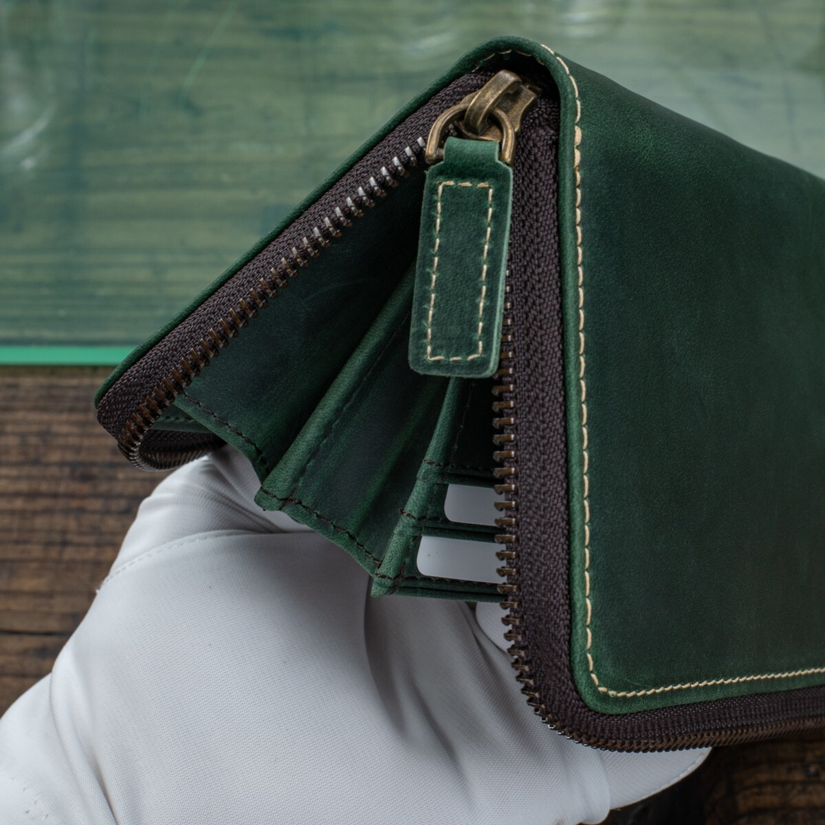 [ new goods ] original leather n back men's purse long wallet round fastener free shipping unused 1 jpy Italian leather green green Vintage rice field middle leather .