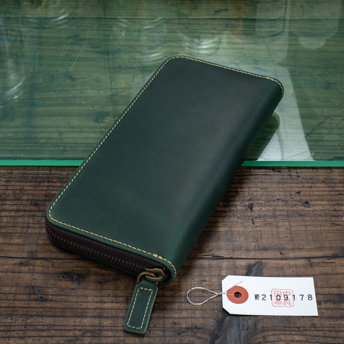 [ new goods ] original leather n back men's purse long wallet round fastener free shipping unused 1 jpy Italian leather green green Vintage rice field middle leather .