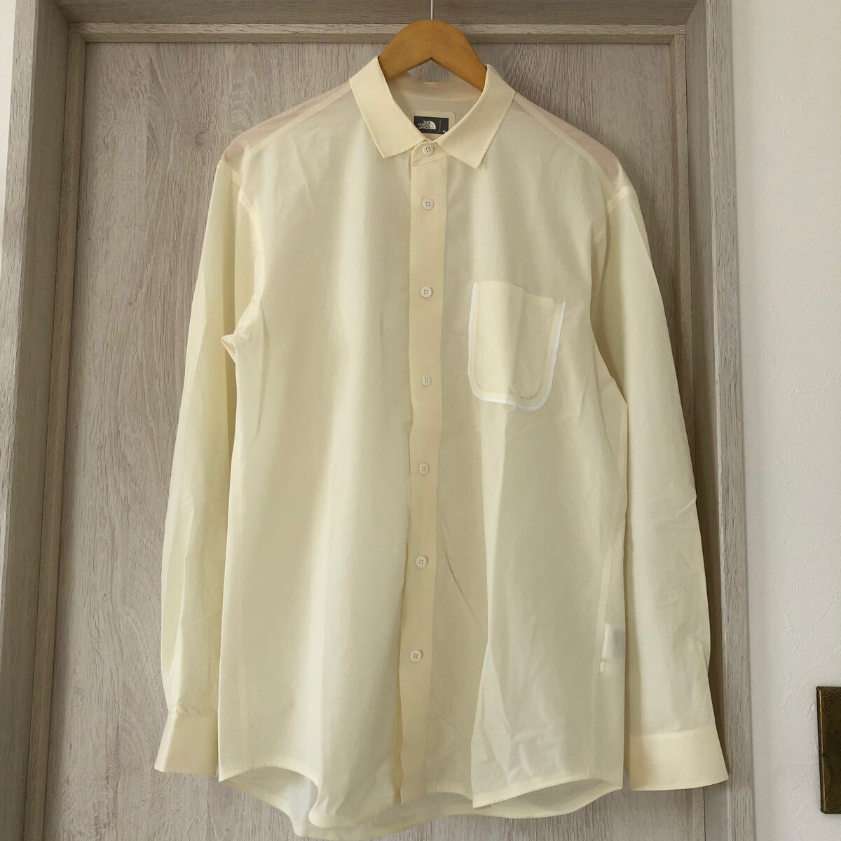 (k) 美品 THE NORTH FACE ノースフェイス Apex TEK SHIRT ソフトシェル ストレッチ 撥水 長袖シャツ クリーム メンズ M ナイロン_画像1