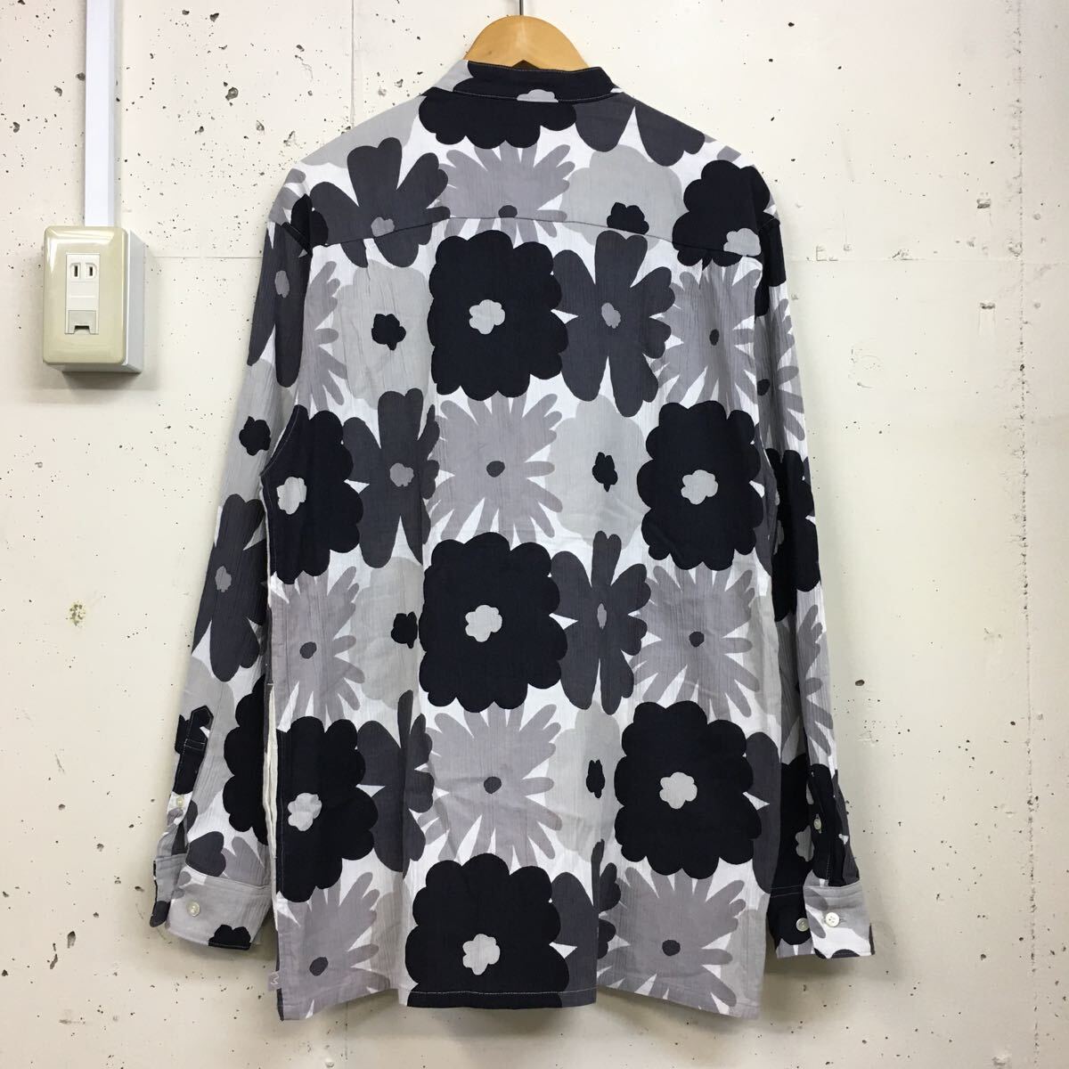 SOU SOU slope tail woven thing floral print height island . with pocket One-piece long shirt long sleeve total pattern Monotone gray series cotton made in Japan 