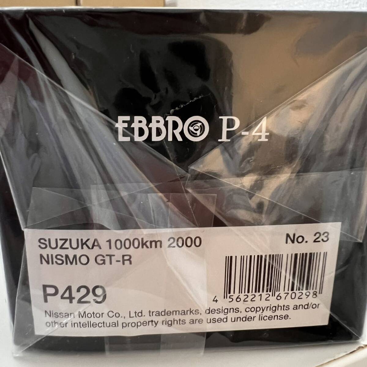 未使用 EBBRO P-4 SUZUKA 1000km 2000 NISMO GT-R No.23 P429 ミニカー 1/43スケール_画像9