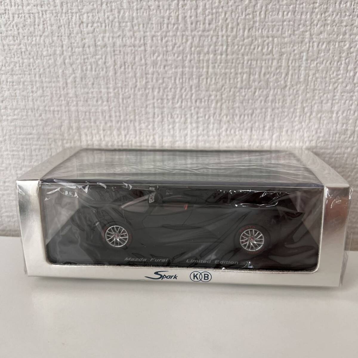 未使用 SPARK KBS069 Mazda Furai Limited Edition ブラック ミニカー 1/43スケール_画像1