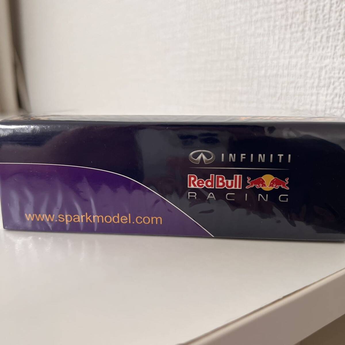 未使用 Spark S4620 Red Bull RB11 Renault Test Car 2015 INFINITI RedBull RACING ミニカー 1/43スケール_画像9