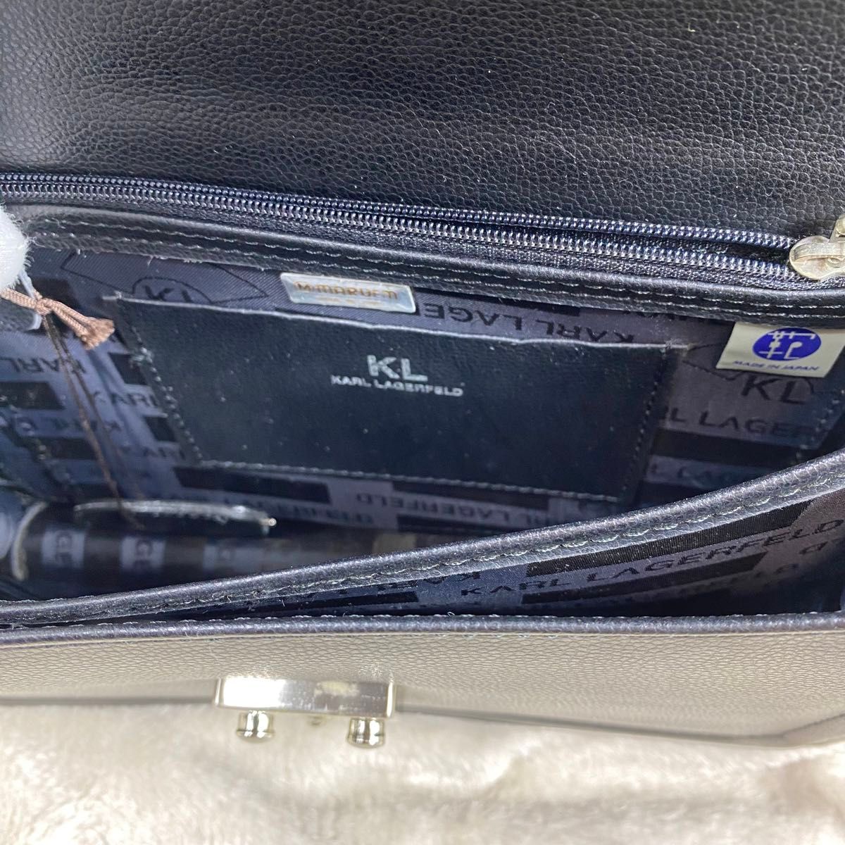 極美品 KARL LAGERFELD カールラガーフェルド クラッチバッグ 黒 極美品 KARL LAGERFELD カールラガーフェルド クラッチバッグ 黒