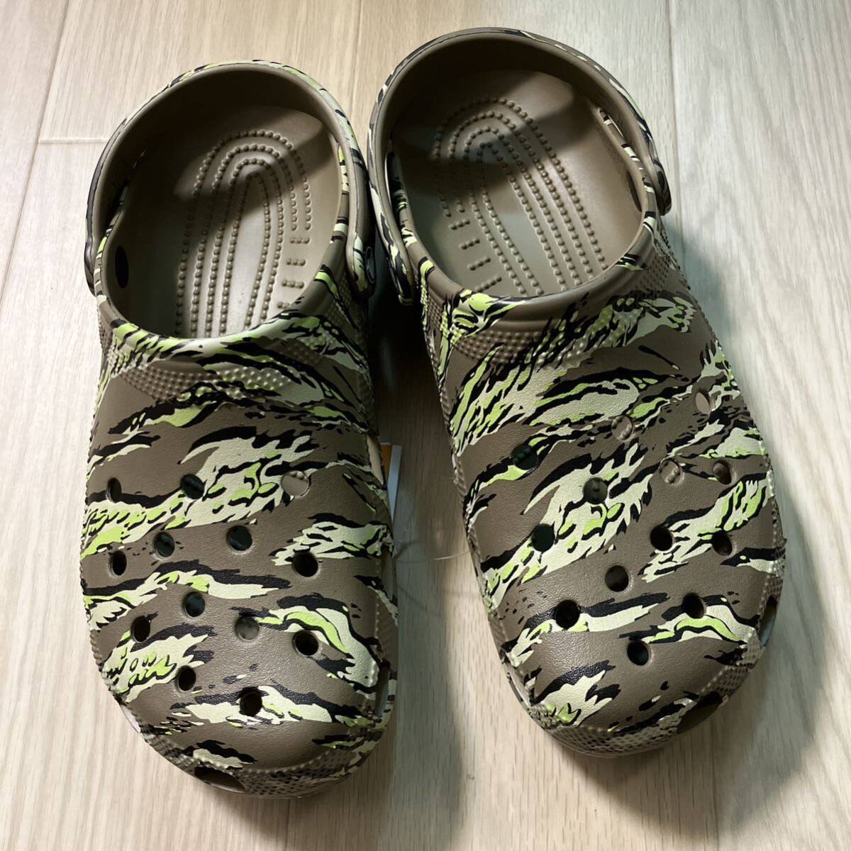  new goods 28. Crocs Classic printed duck clog free shipping 