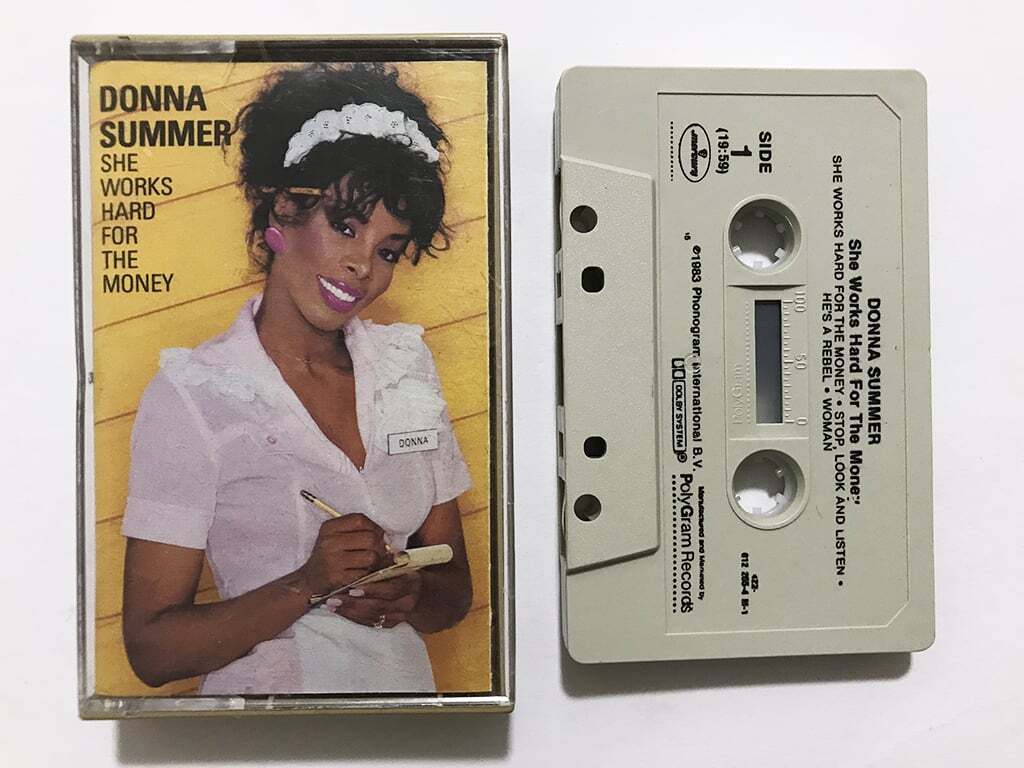 ■カセットテープ■ドナ・サマー Donna Summer『She Works Hard For The Money』情熱物語 80s R&B■同梱8本まで送料185円_画像1