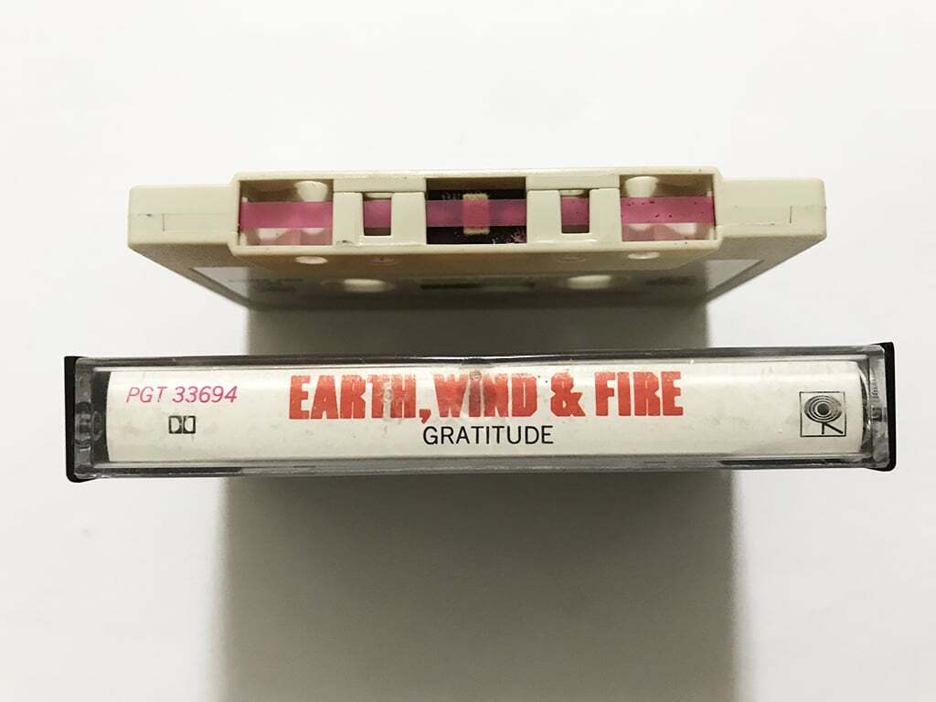 # cassette tape # earth * Wind & fire -Earth Wind & Fire[Gratitude]R&B soul # including in a package 8ps.@ till postage 185 jpy 